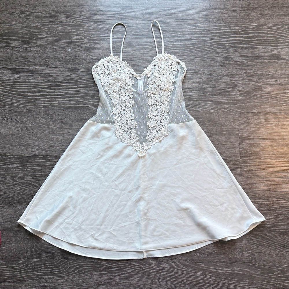 Flora Nikrooz The Showstopper Chemise slip dress floral lace appliqués - Picture 7 of 7